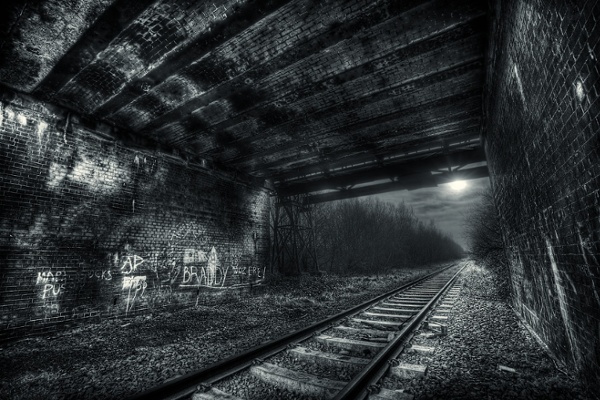 Out_of_the_darkness_h.jpg (1030×687)