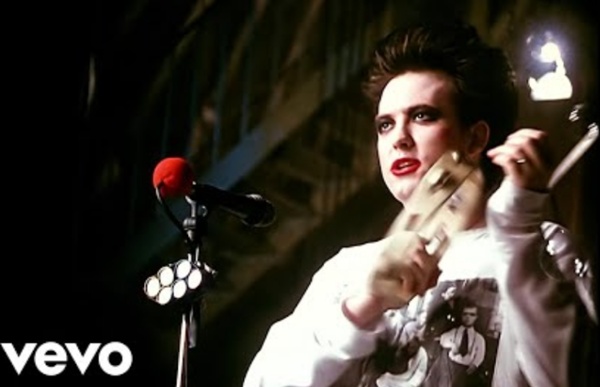 The Cure - Friday I'm In Love